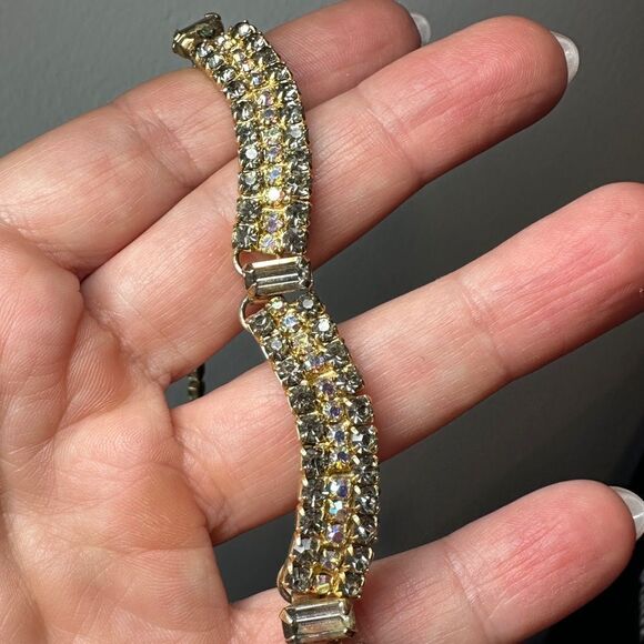 16" all gray pave and AB rhinestones and gold tone statement necklace! - Picture 6 of 17